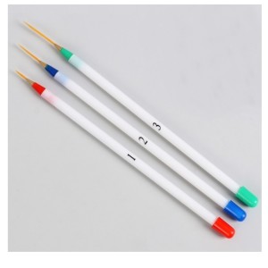 Кисточки тонкие с пластмассовыми ручками в наборе